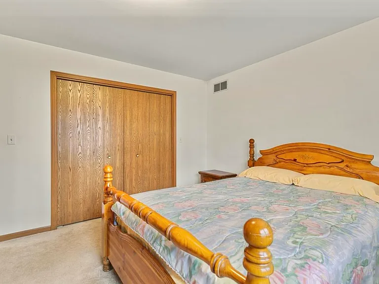 1248 S Lawler Ave — Photo 26