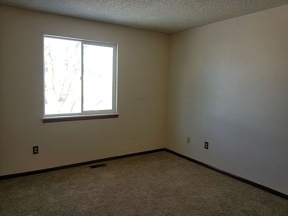 Master with walk-in closet