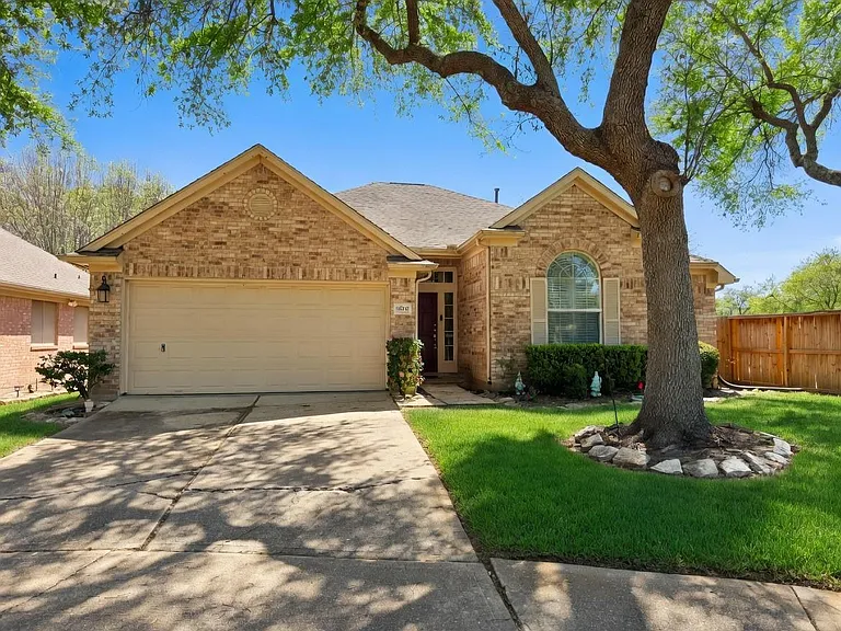 18015 Oak Cottage Ct — Photo 1
