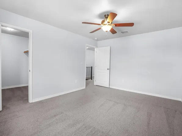 201 Lantana St, Floresville, TX