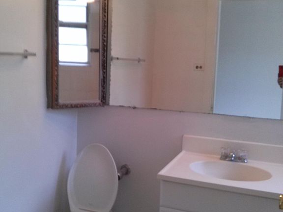 5th image of 941 W Carmen Ave APT 301