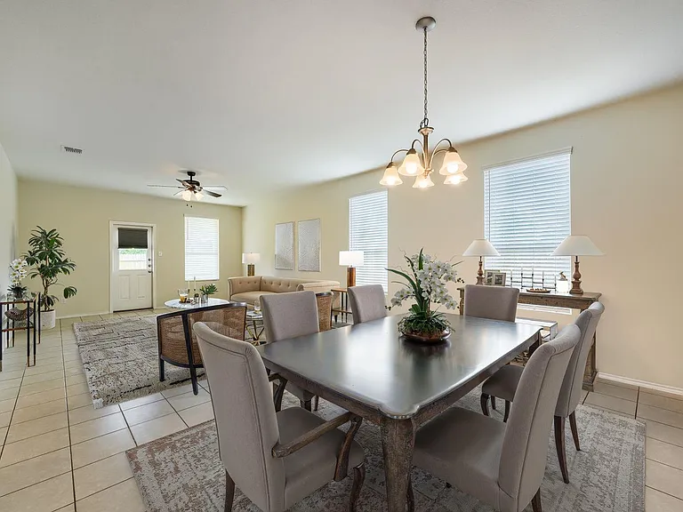 616 Sonterra Blvd — Photo 3