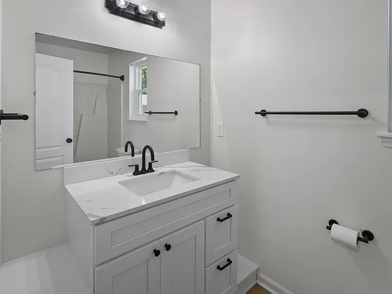 606 Gaslight Trl — Photo 18