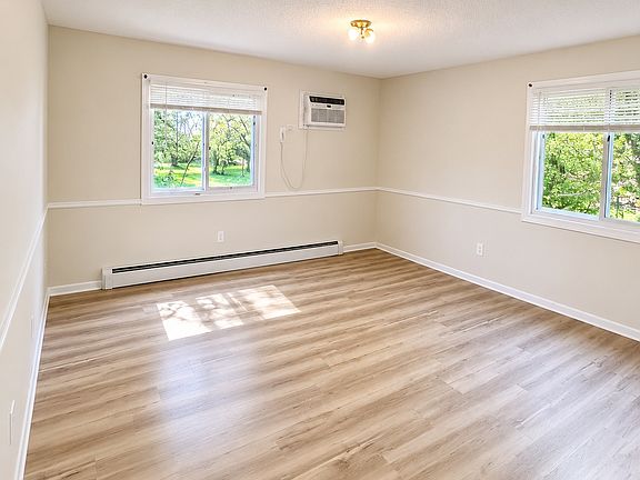 5th image of 2651 Moundsview Dr #1