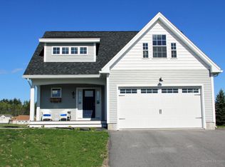 18 Cumberland Ln, Gorham, ME 04038