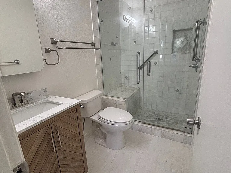 18350 Hatteras St #168 — Photo 7