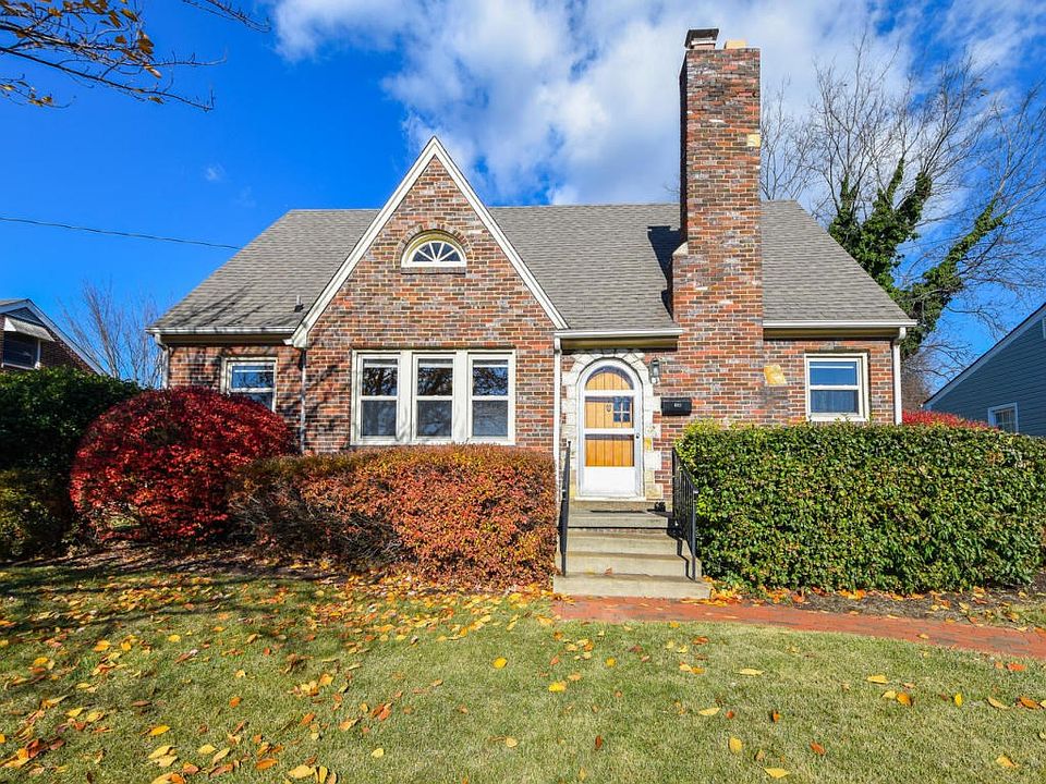 821 Maryland Ave Salem VA-large-002-18-2