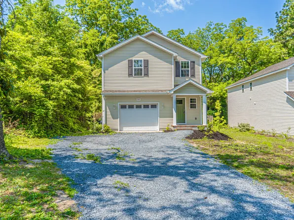 1040 W Indiana Ave, Southern Pines, NC 28387