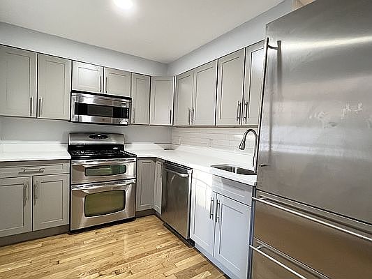 2nd image of 142 W 123rd St APT 1