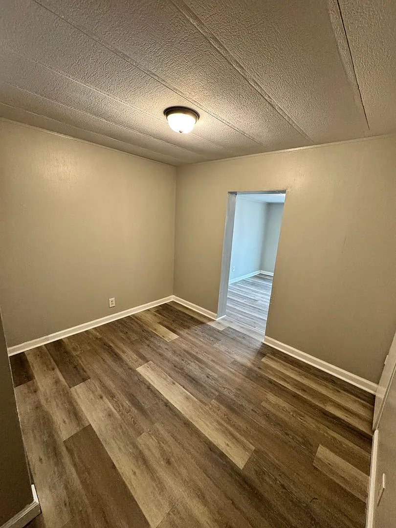 3 Bed 2 Bath Mobile Home — Photo 2