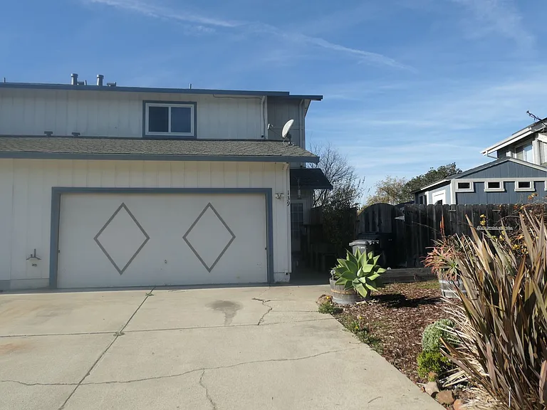 139 Montebello Dr — Photo 1