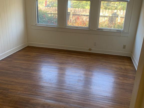 5th image of 107 E 38th St #D