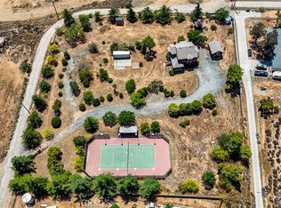 10821 Los Jordans Rd, Agua Dulce, CA 91390