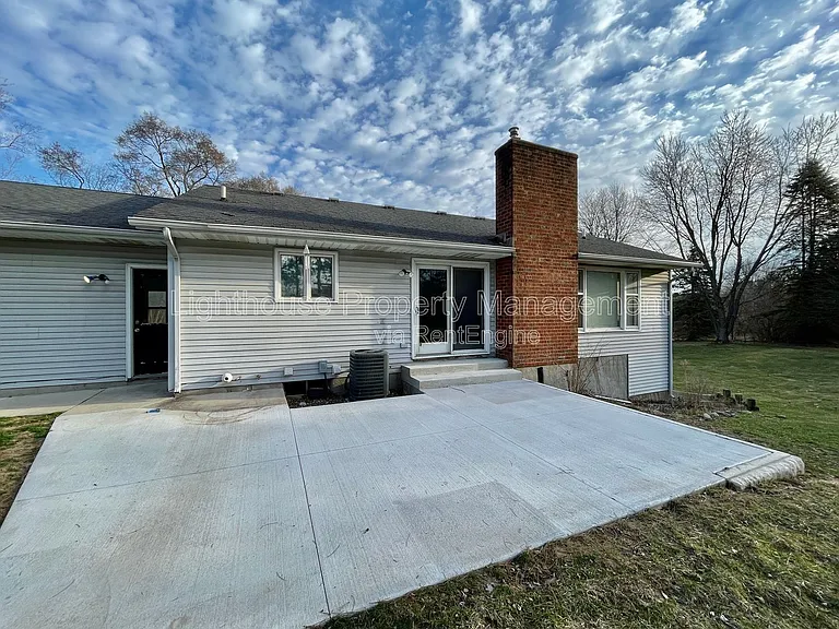 6800 68th St SE — Photo 4