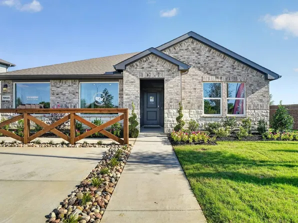 1939 Legacy Dr, Cleburne, TX 76033