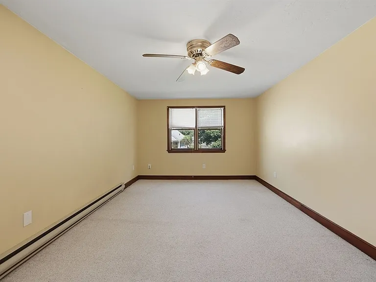 21 Janet Cir #2 — Photo 15