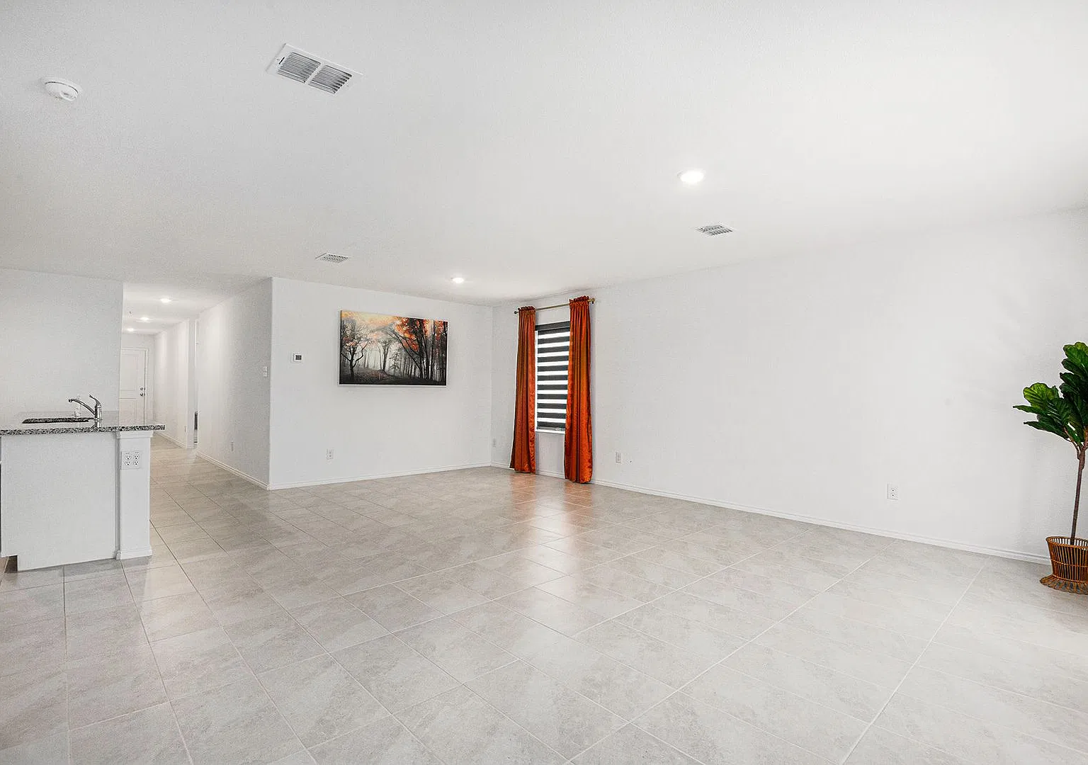 Beautifully Crafted 4-2-2, 2023 Build in Fort Worth! — Photo 3