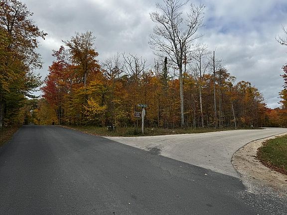 4th image of E Door Bluff Rd