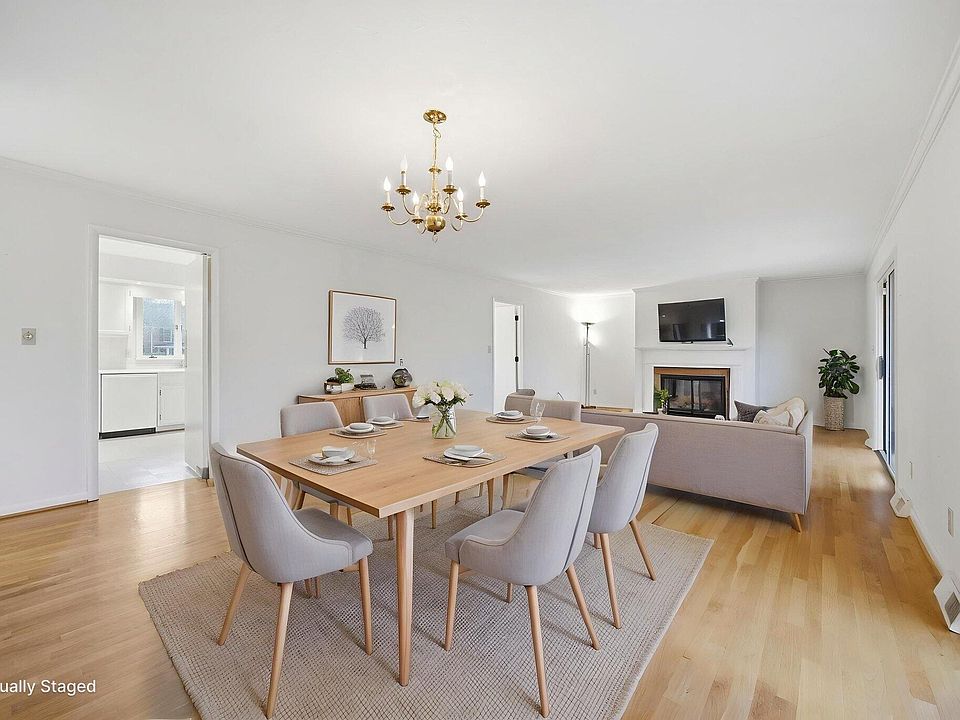 16th image of 2044 Manor Dr