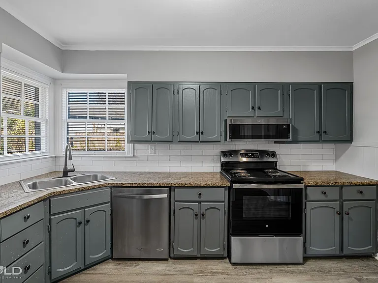 3521 Madison Park Blvd — Photo 3