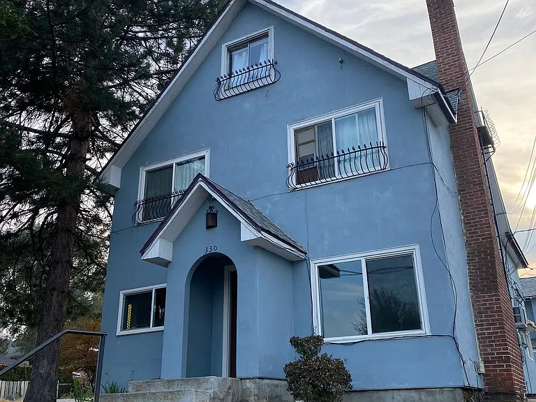 330 Roosevelt Ave — Photo 1