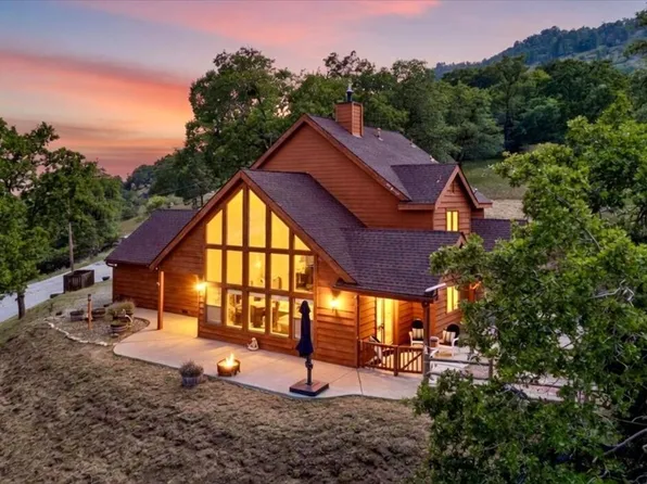 28081 Deertrail Dr, Tehachapi, CA 93561