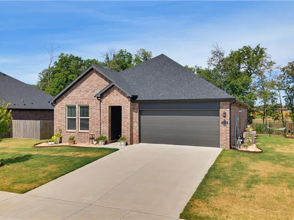 510 W Branta St, Farmington, AR 72730