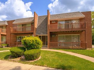 523 N Pleasant Dr APT 1B, Glenwood, IL