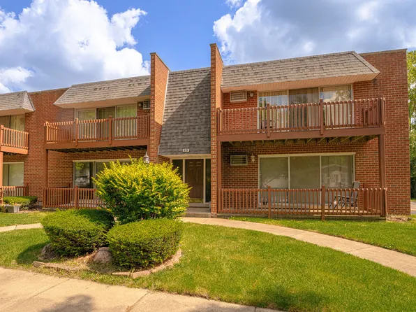 523 N Pleasant Dr APT 1B, Glenwood, IL 60425