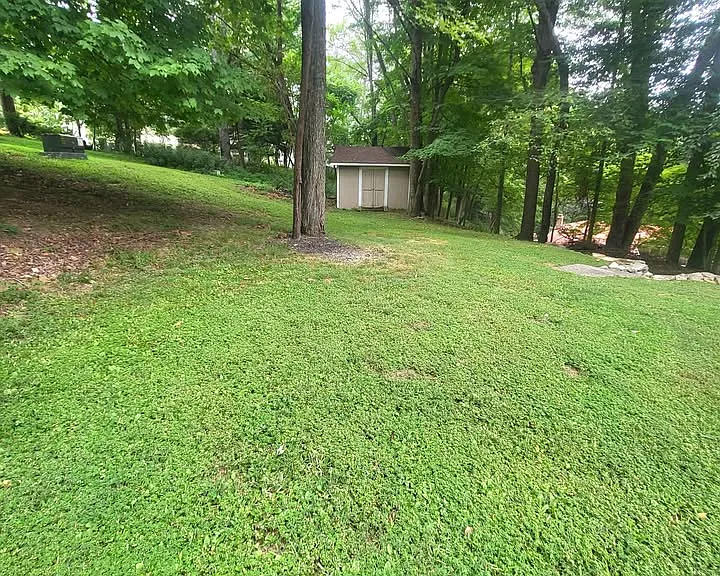 825 Jonathan Ln — Photo 9