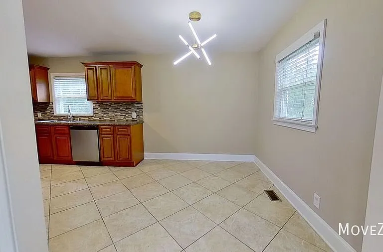 2301 Cherokee Ln — Photo 9