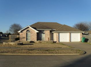 211 Los Angeles Dr, Glenn Heights, TX 75154