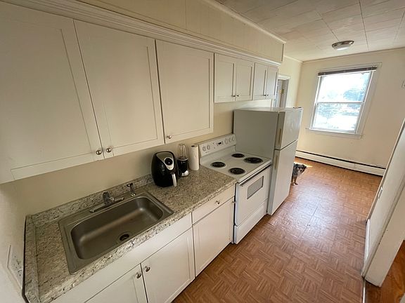 5th image of 203 Baldwin St #2