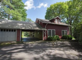 852 Dillard Rd, Highlands, NC 28741