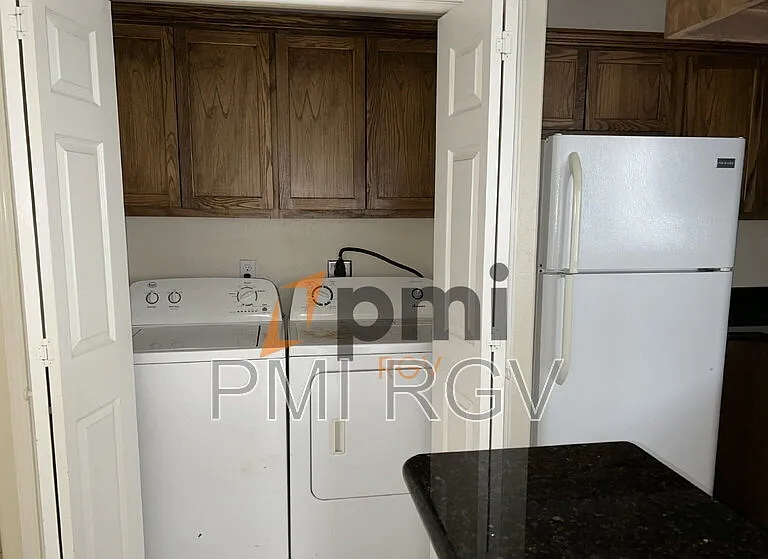 315 W Albatross Ave #UNITC — Photo 4