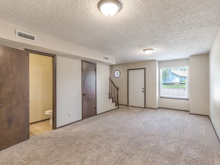 644B Earthside Dr — Photo 6