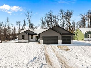 W7059 Everglade Rd, Greenville, WI 54942
