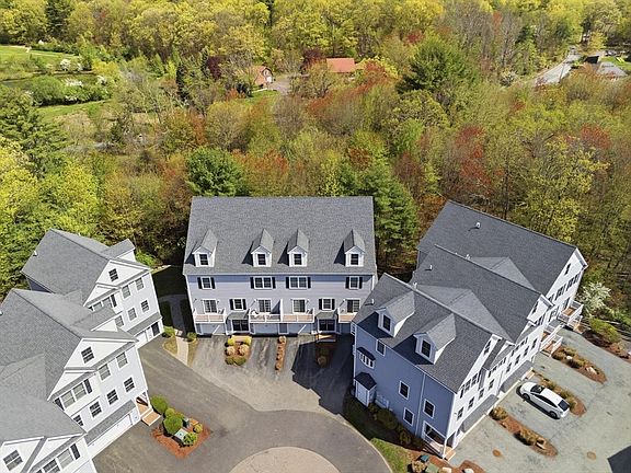 3rd image of 90 Compass Point #90