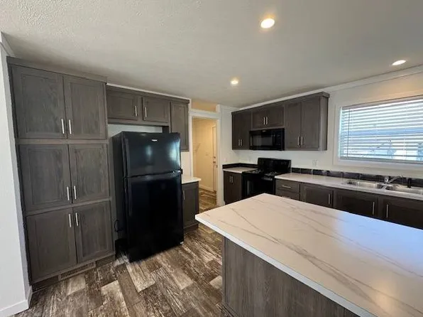 1065 Cimmaron Trl #1065, Gardner, KS 66030