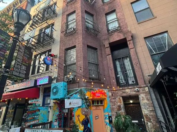 371 West 46th Street image 2 of 11