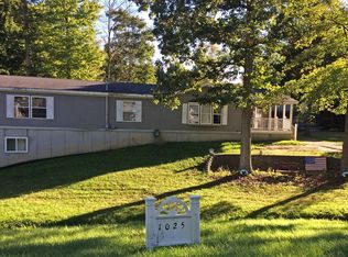 1025 Kenwood Ave, Belding, MI 48809