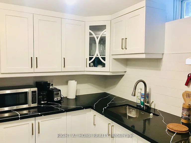 289 Laurentian Ave #BASEMENT — Photo 5