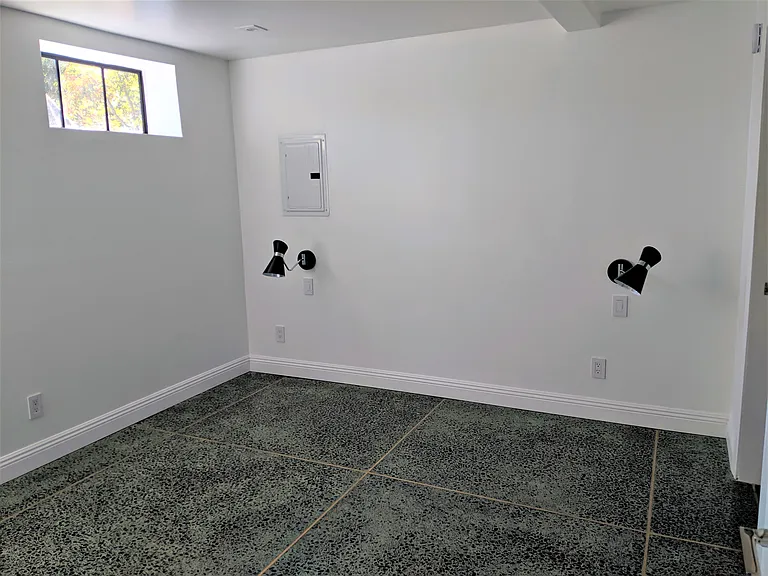10413 Hebron Ln — Photo 23