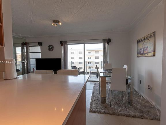 5th image of 3868 NE 169th St APT 407