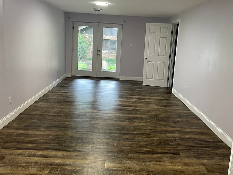1508 S Bedford Rd — Photo 32