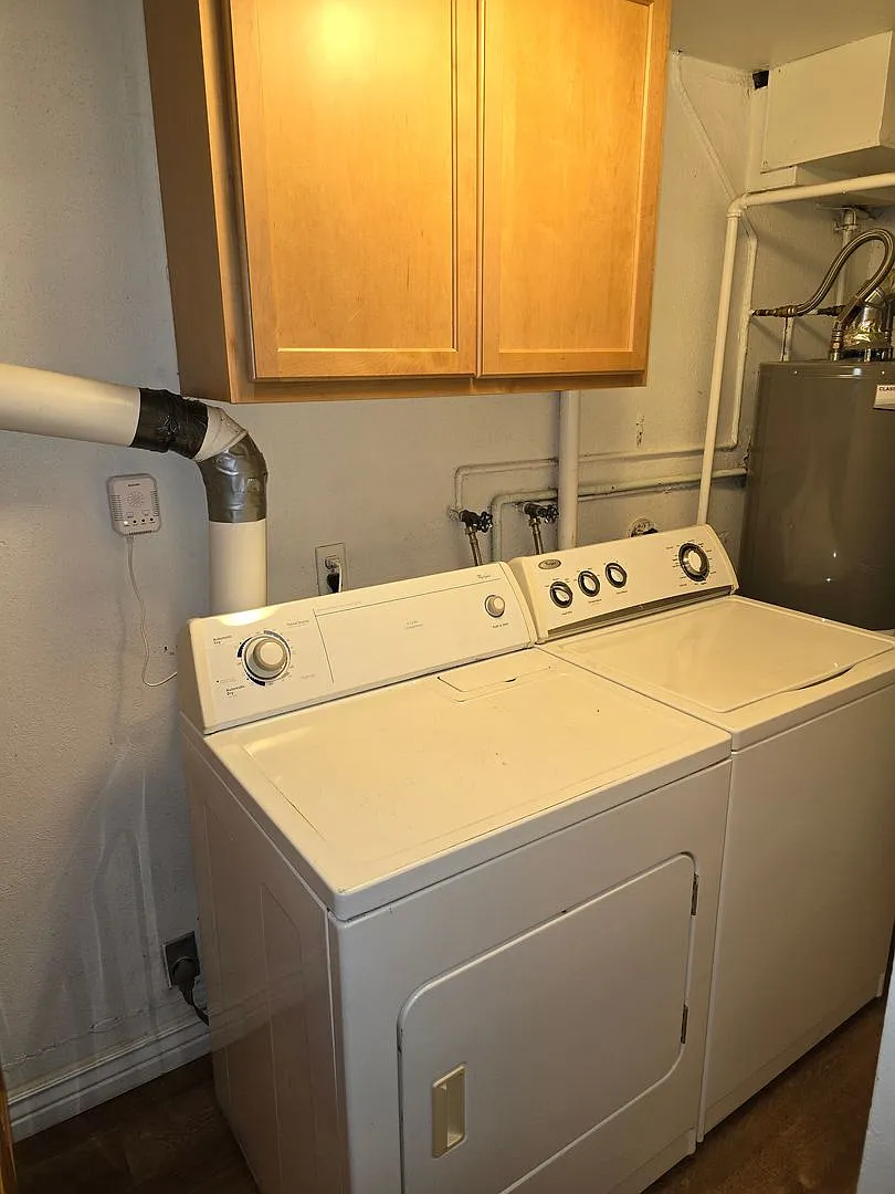 2 Bed 1 Bath Garden Level Duplex — Photo 4