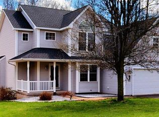 27 Rosemary Ln, Berlin, CT 06037