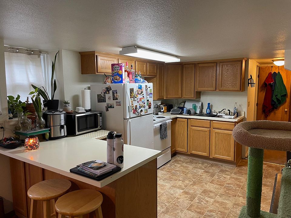 1st image of 1300 Custer St #1/2