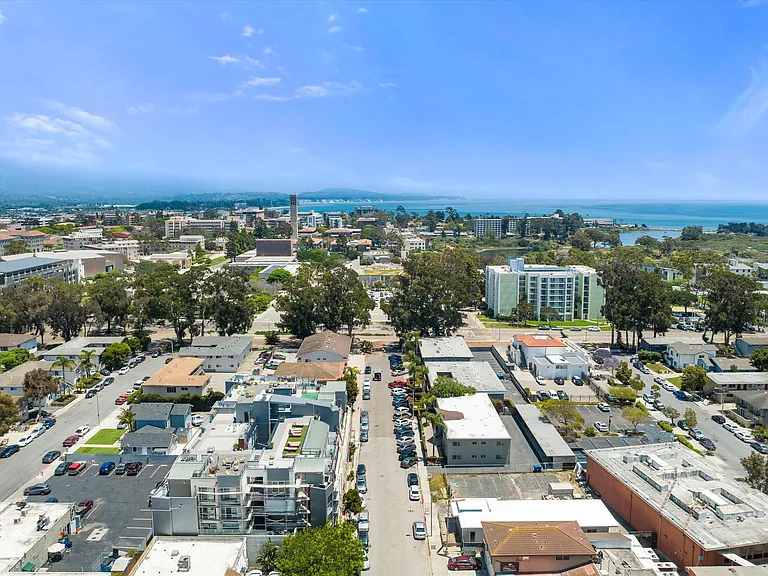 Renovated Apartments in Isla Vista — Photo 13