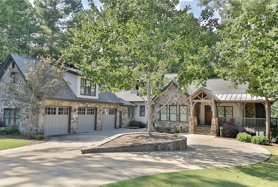 1st image of 115 Belle Oaks Ct